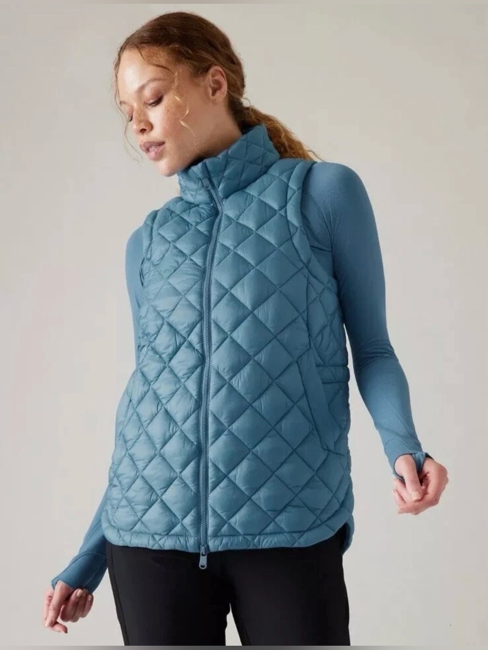 ATHLETA Whisper Featherless Vest Size Small in Blue 🩵
